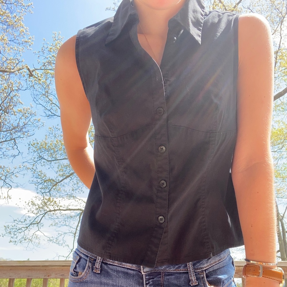 Button down sleeveless shirt